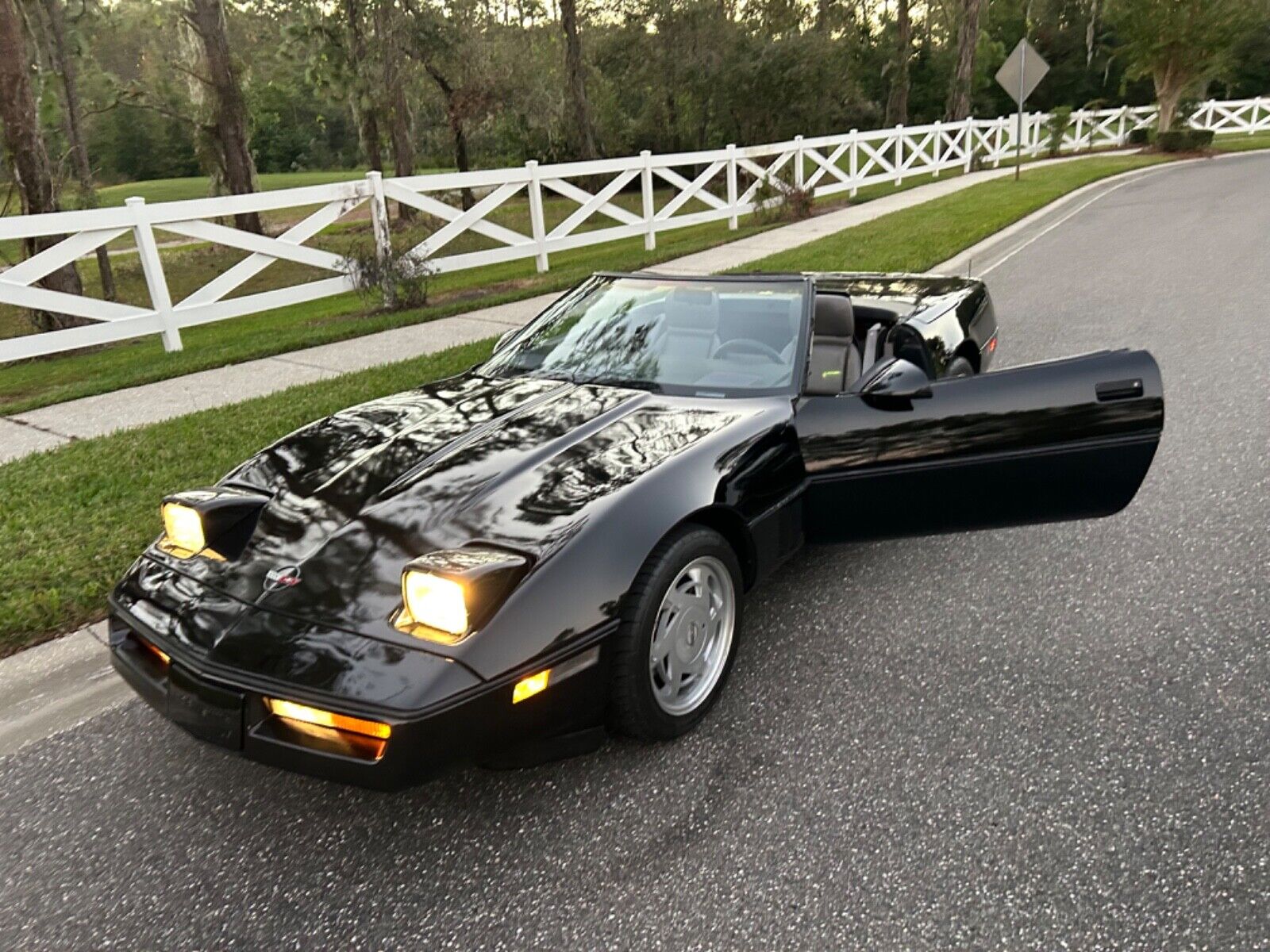 Chevrolet-Corvette-Cabriolet-1989-13