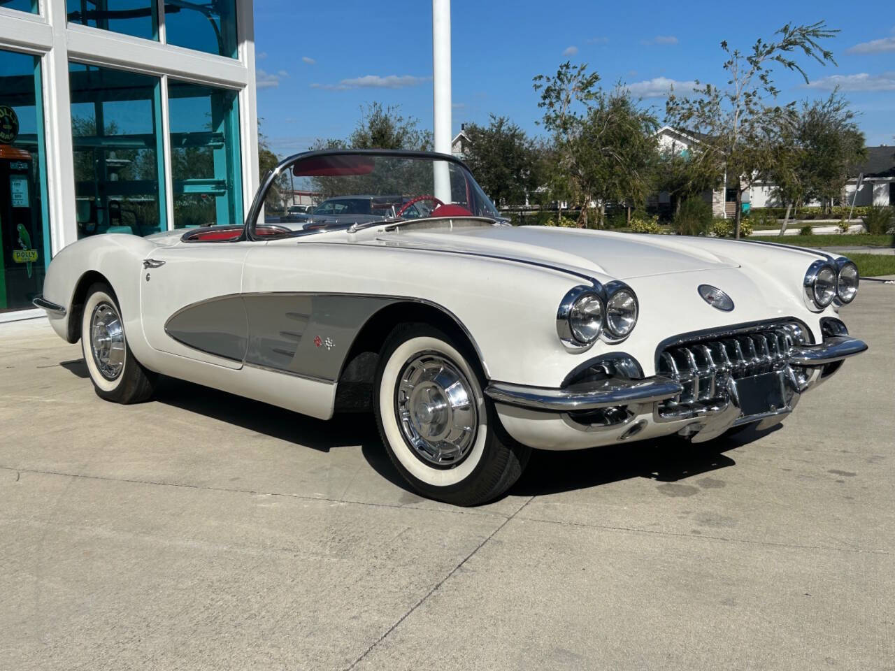 Chevrolet-Corvette-Coupe-1959-2