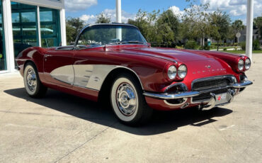 Chevrolet-Corvette-Coupe-1961-2