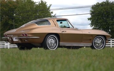 Chevrolet-Corvette-Coupe-1963-1