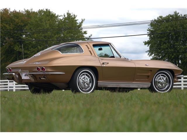 Chevrolet-Corvette-Coupe-1963-1