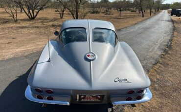 Chevrolet-Corvette-Coupe-1963-11