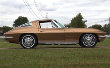 Chevrolet-Corvette-Coupe-1963-16