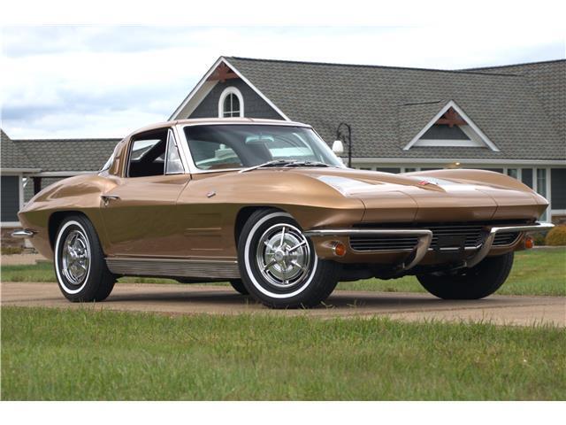 Chevrolet-Corvette-Coupe-1963-2