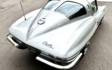 Chevrolet-Corvette-Coupe-1963-23