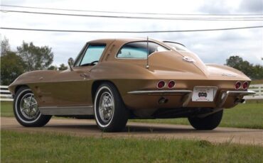 Chevrolet-Corvette-Coupe-1963-3