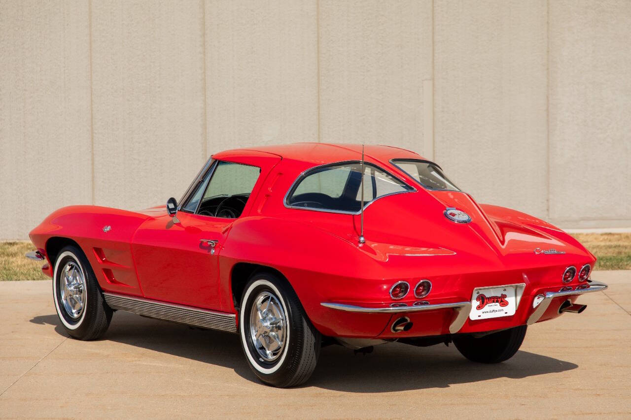 Chevrolet-Corvette-Coupe-1963-4