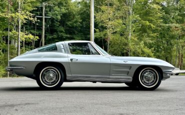 Chevrolet-Corvette-Coupe-1963-5