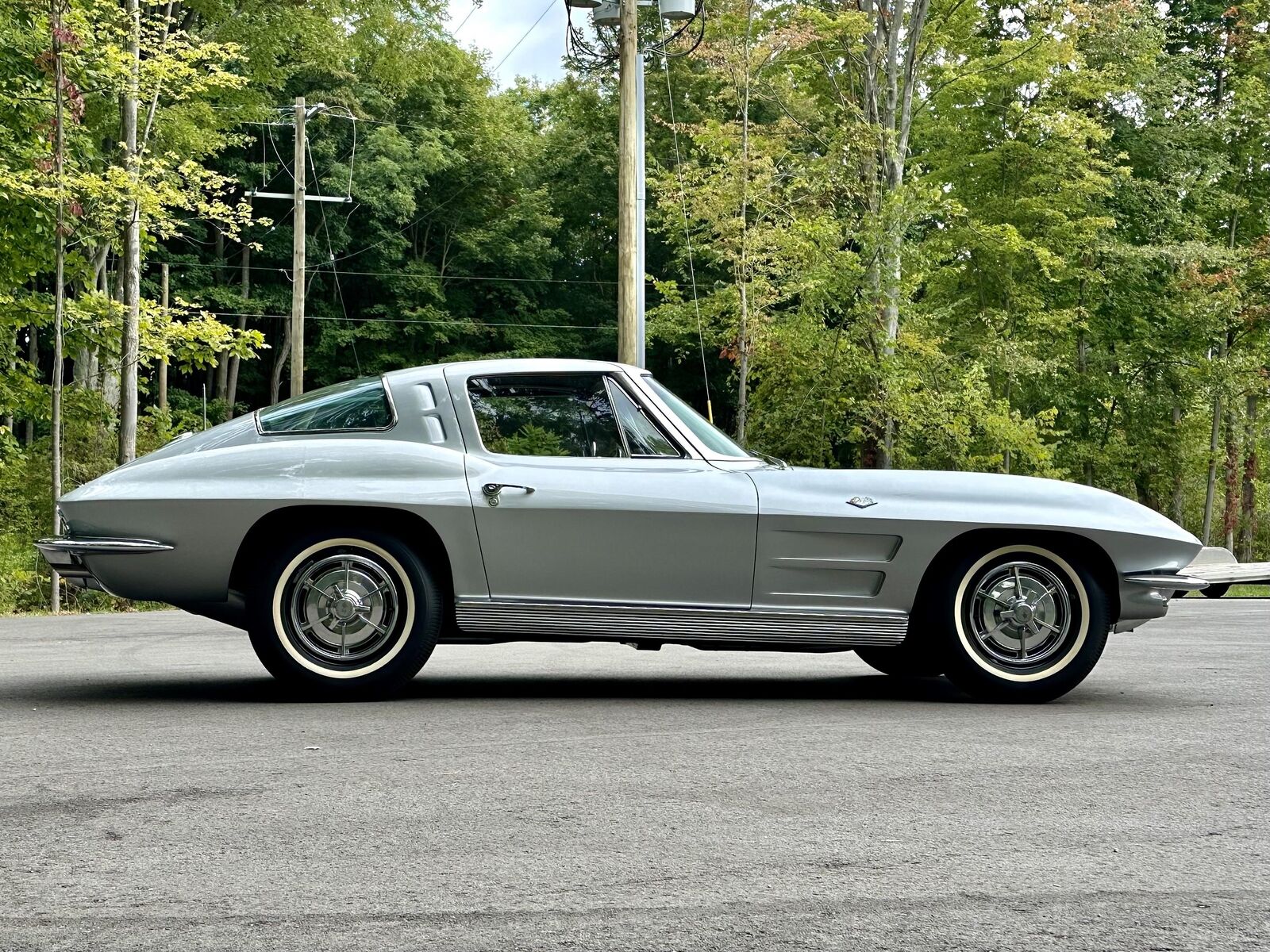 Chevrolet-Corvette-Coupe-1963-5