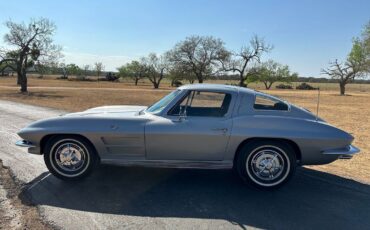 Chevrolet-Corvette-Coupe-1963-6