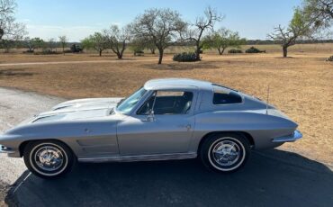 Chevrolet-Corvette-Coupe-1963-7