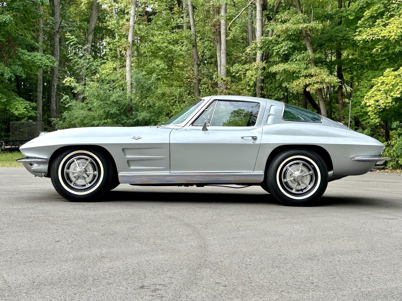 Chevrolet-Corvette-Coupe-1963-7