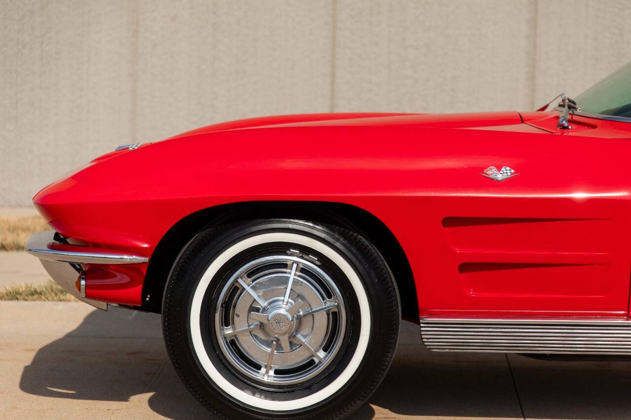 Chevrolet-Corvette-Coupe-1963-8