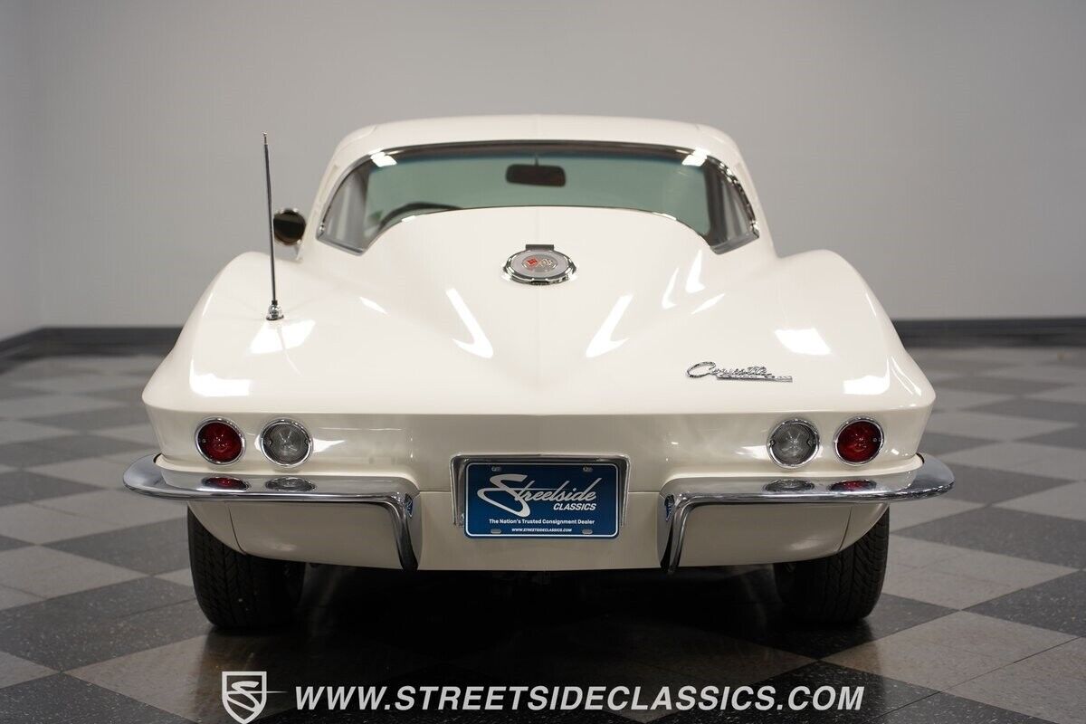 Chevrolet-Corvette-Coupe-1964-25