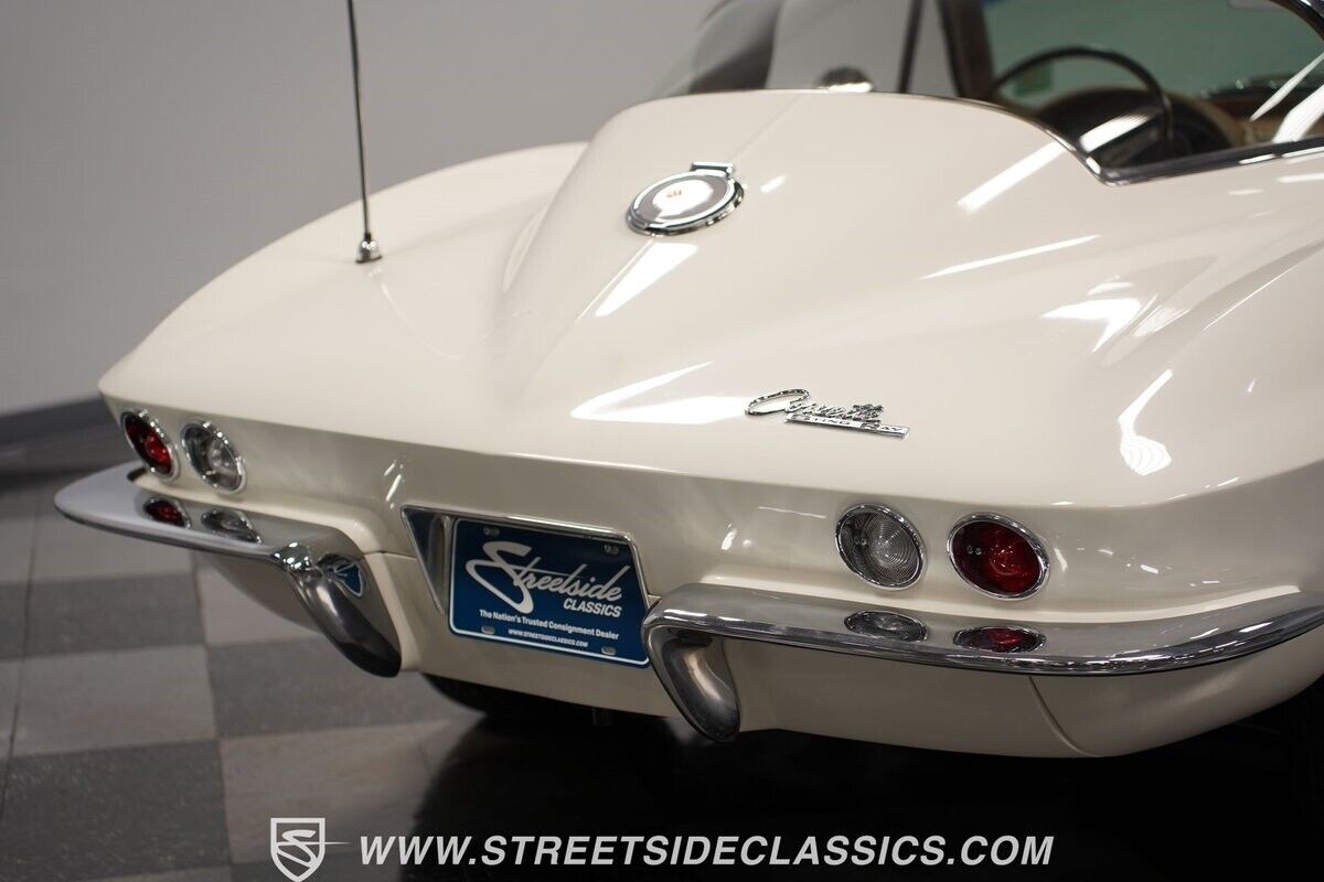 Chevrolet-Corvette-Coupe-1964-26