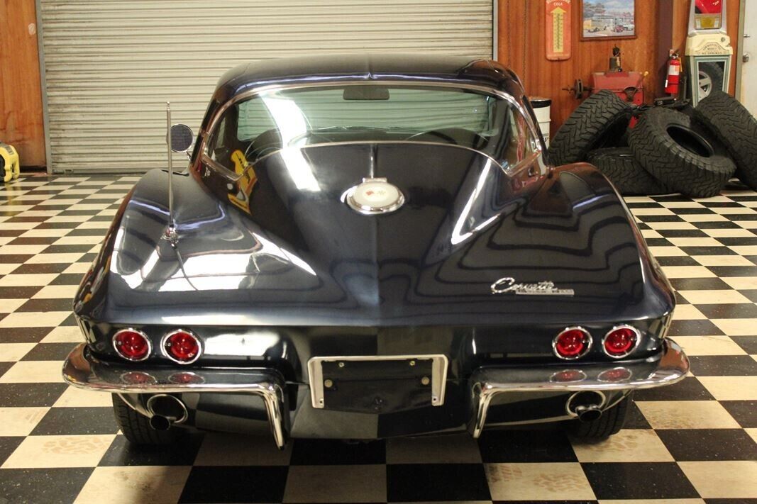 Chevrolet-Corvette-Coupe-1964-4