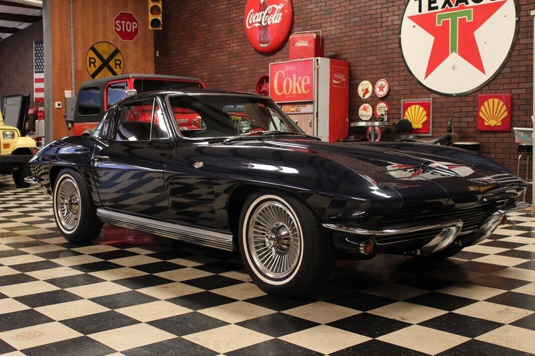 Chevrolet Corvette Coupe 1964