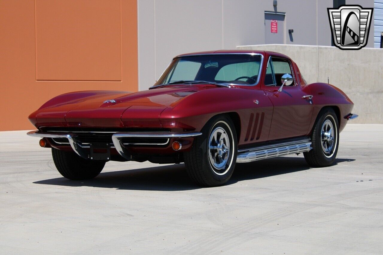 Chevrolet-Corvette-Coupe-1965-2