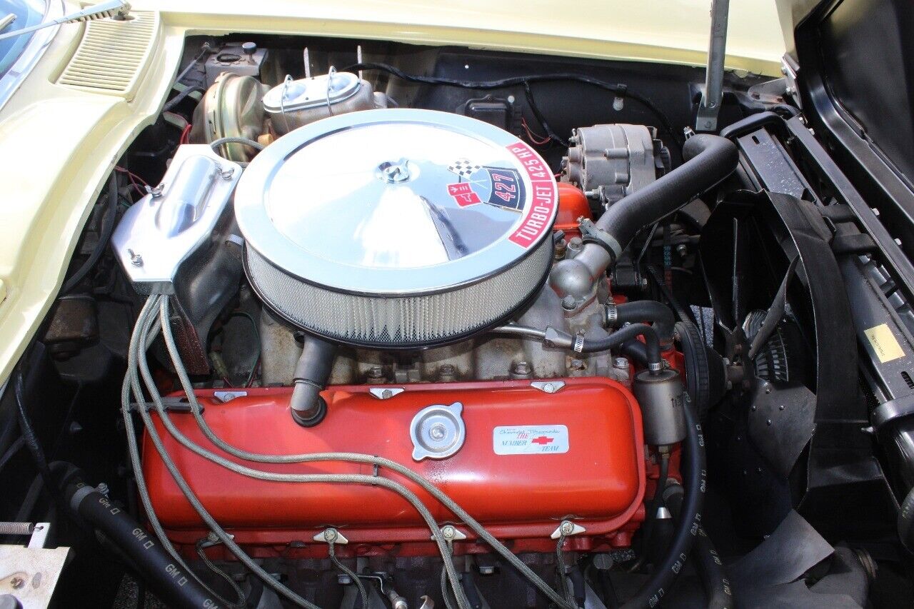 Chevrolet-Corvette-Coupe-1966-10