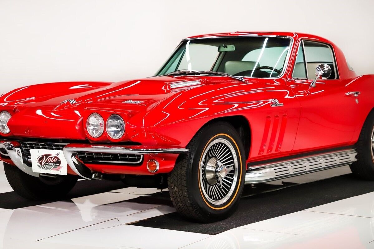 Chevrolet-Corvette-Coupe-1966-11