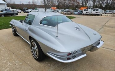 Chevrolet-Corvette-Coupe-1966-11