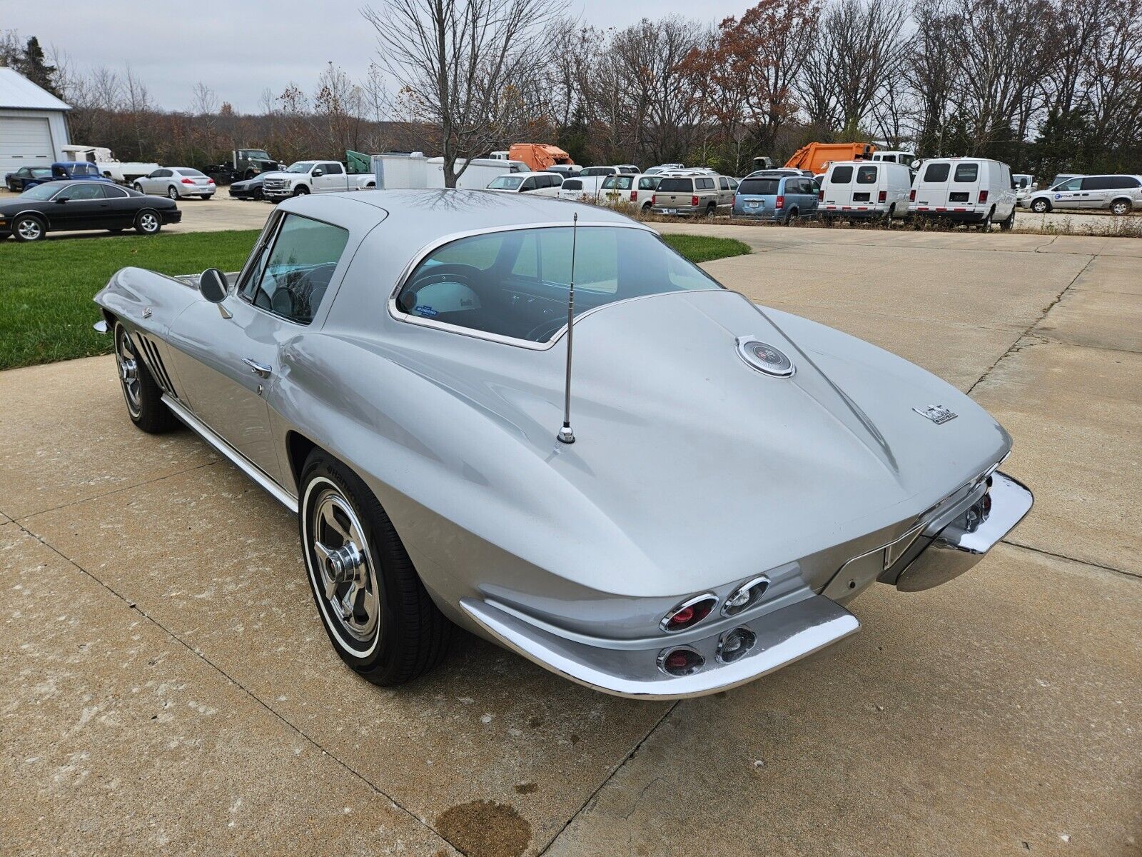 Chevrolet-Corvette-Coupe-1966-11