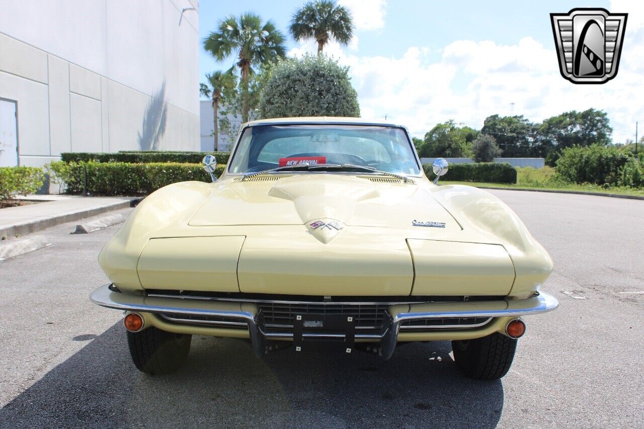 Chevrolet-Corvette-Coupe-1966-2