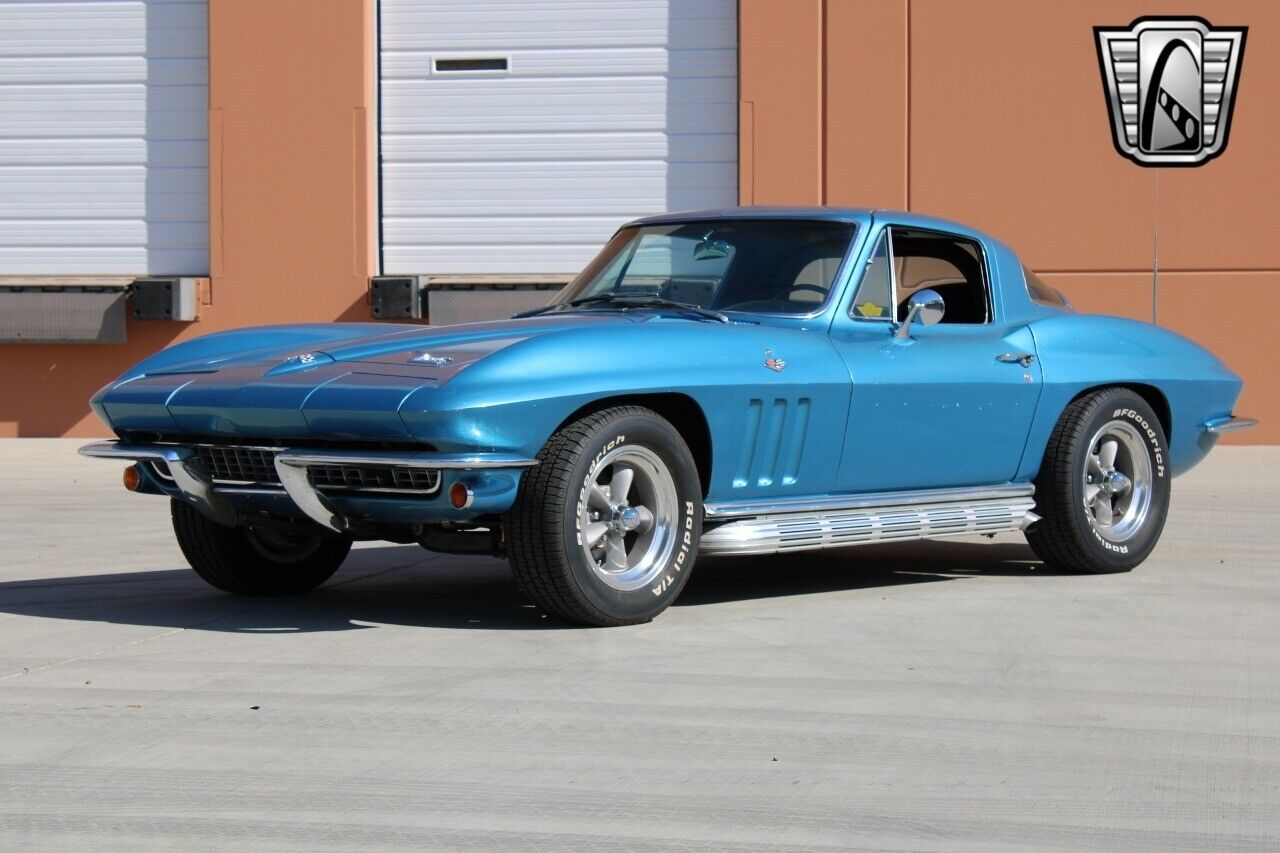 Chevrolet-Corvette-Coupe-1966-2