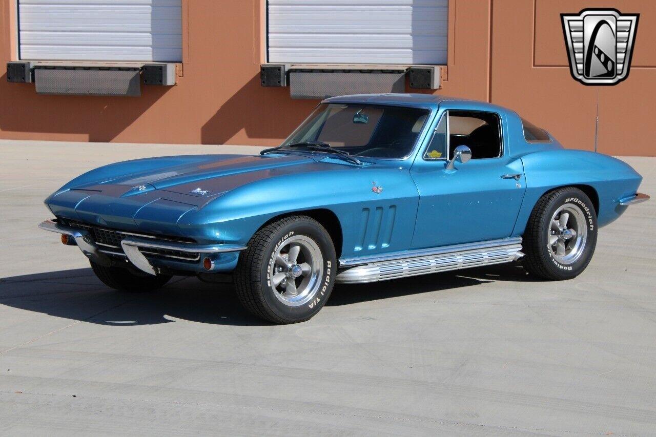 Chevrolet-Corvette-Coupe-1966-3