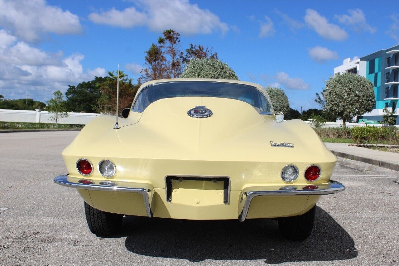 Chevrolet-Corvette-Coupe-1966-5