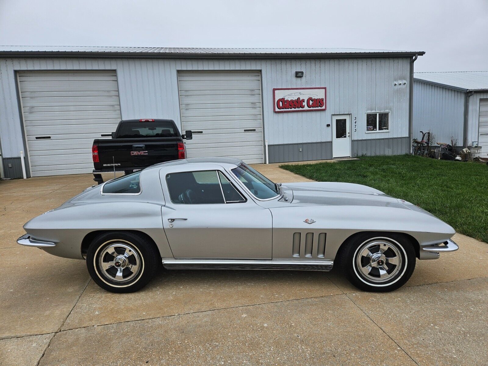 Chevrolet-Corvette-Coupe-1966-5