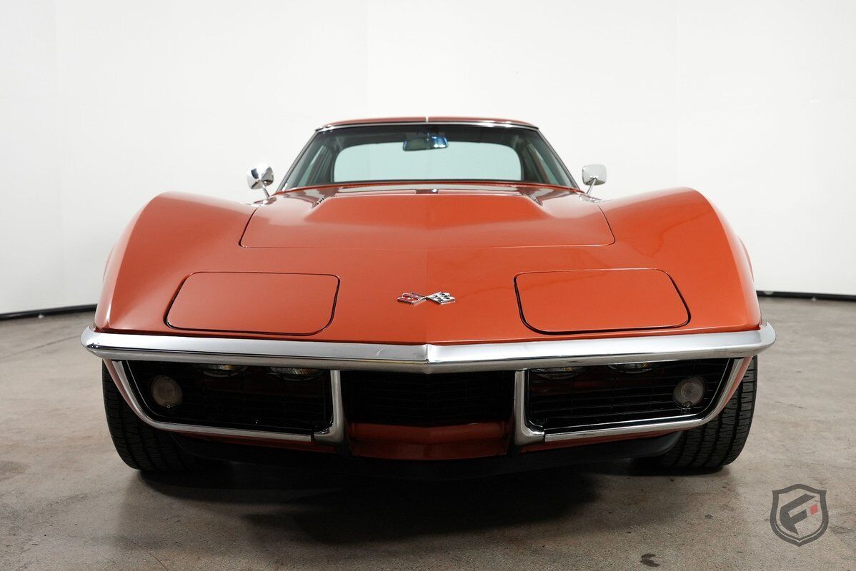 Chevrolet-Corvette-Coupe-1968-2