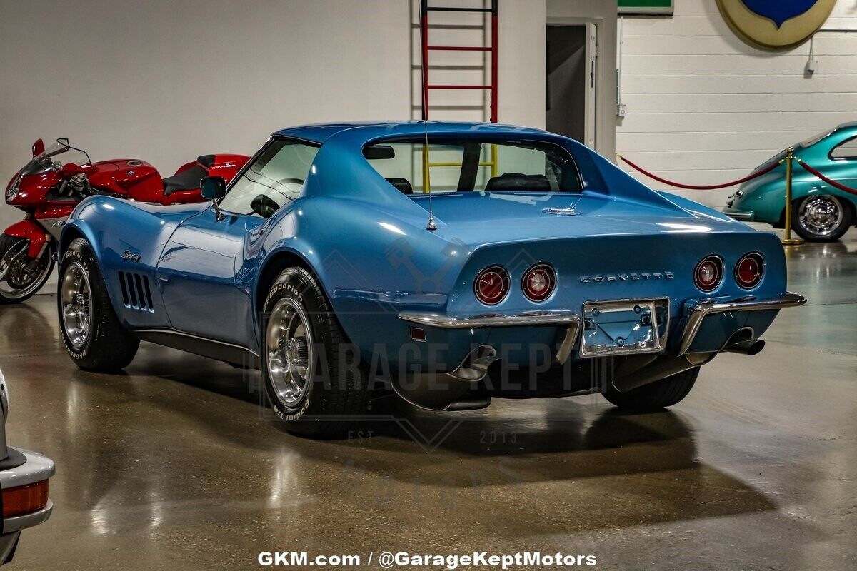 Chevrolet-Corvette-Coupe-1969-11