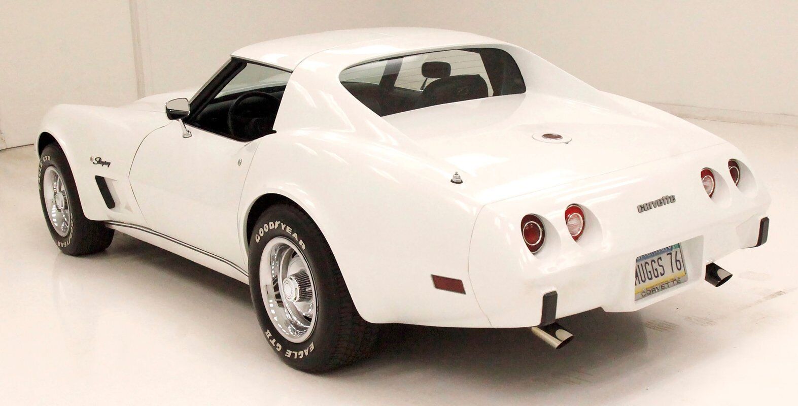 Chevrolet-Corvette-Coupe-1976-3