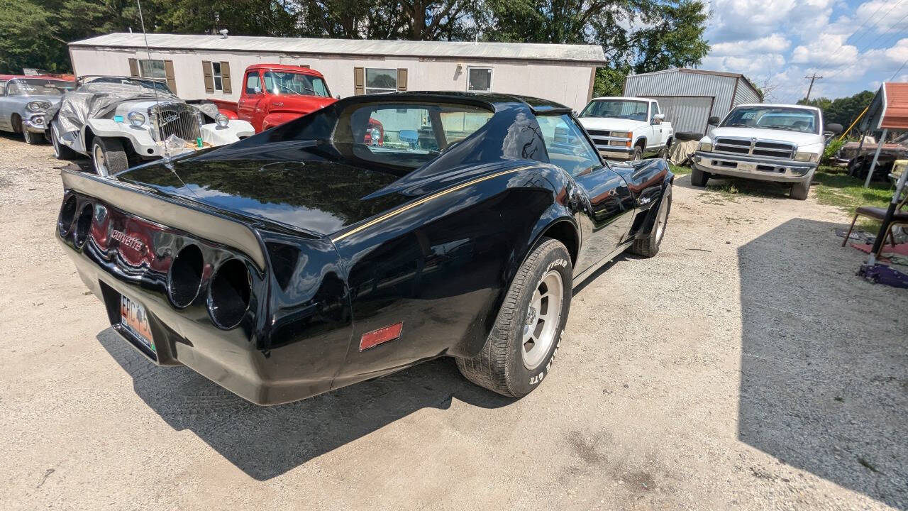 Chevrolet-Corvette-Coupe-1976-4