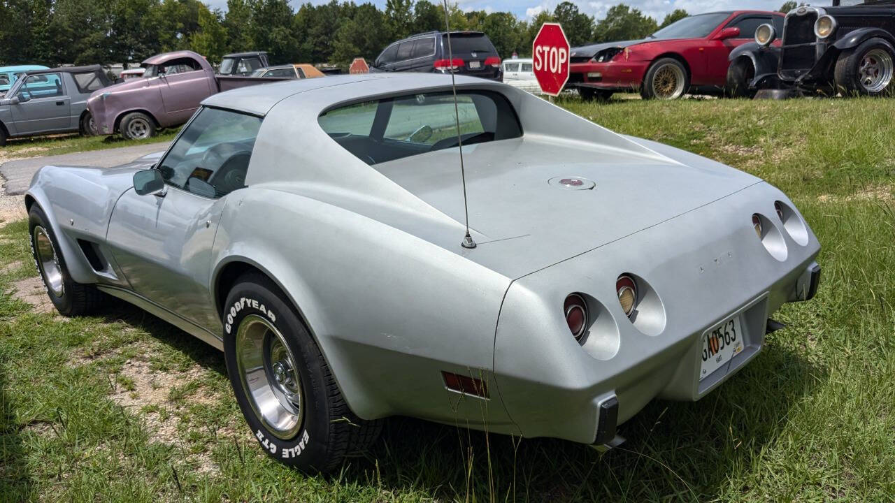 Chevrolet-Corvette-Coupe-1976-6