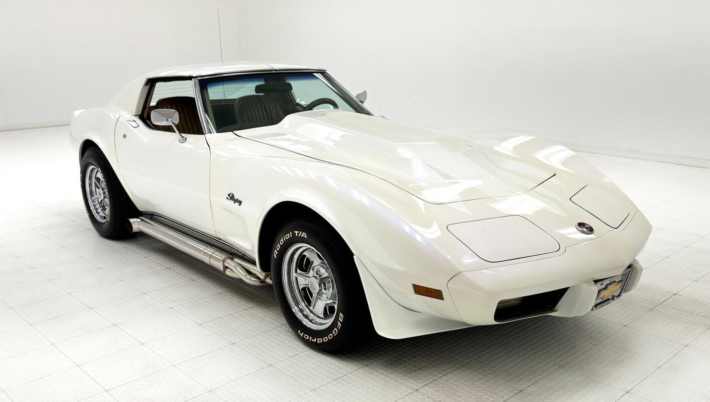 Chevrolet-Corvette-Coupe-1976-7