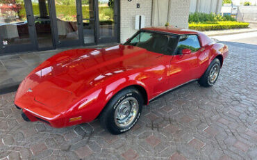 Chevrolet-Corvette-Coupe-1977-1