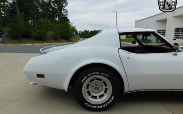 Chevrolet-Corvette-Coupe-1977-10