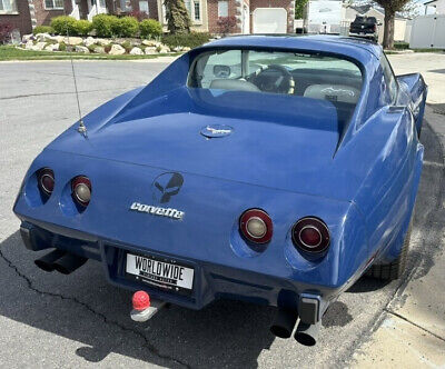 Chevrolet-Corvette-Coupe-1977-10