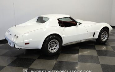 Chevrolet-Corvette-Coupe-1977-11