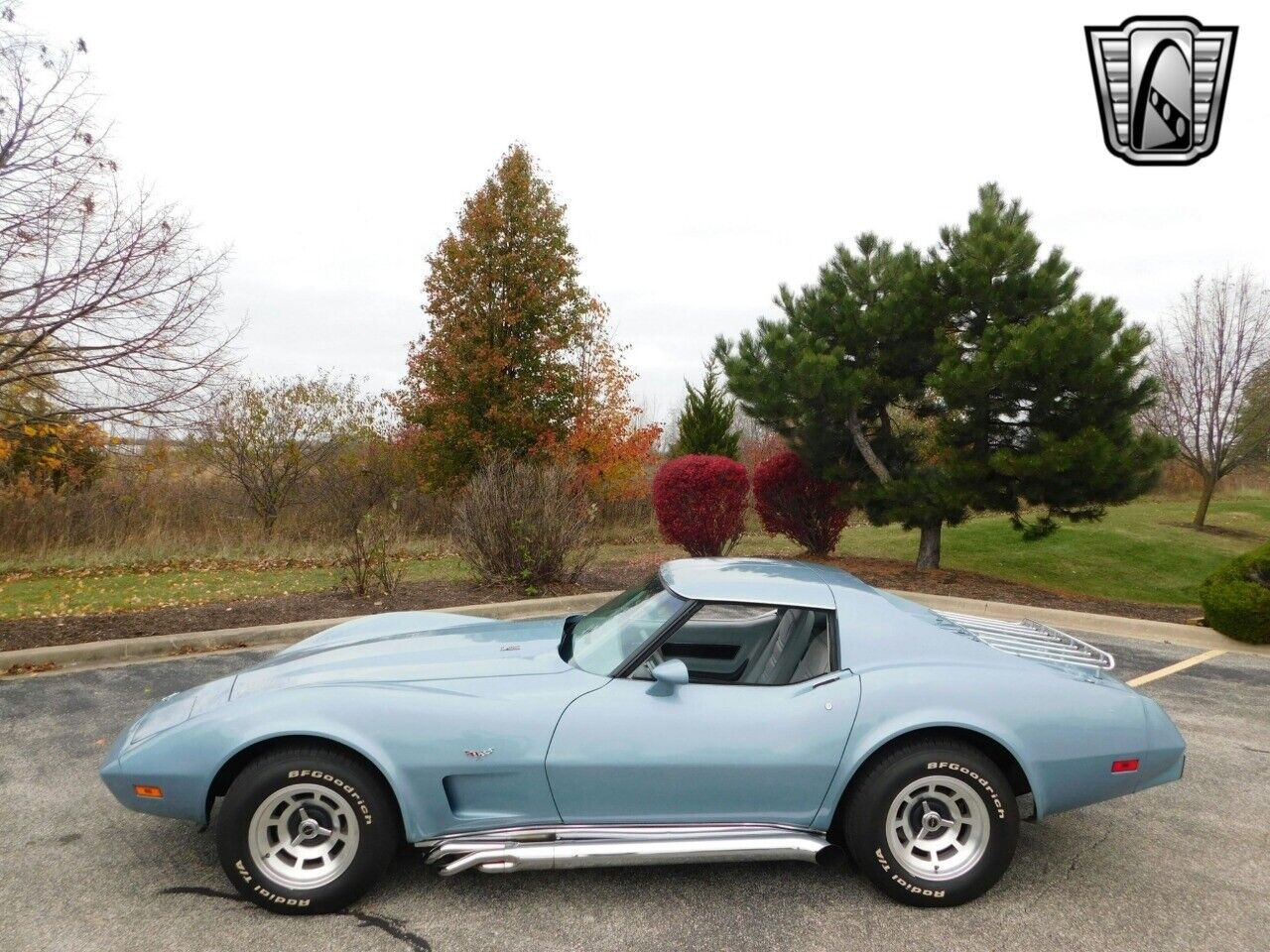 Chevrolet-Corvette-Coupe-1977-2