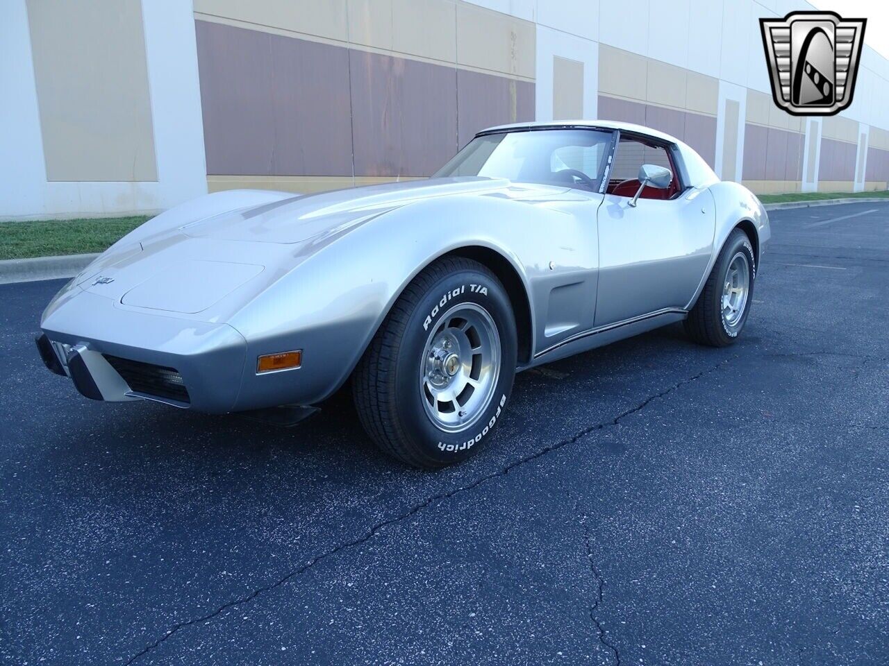 Chevrolet-Corvette-Coupe-1977-2