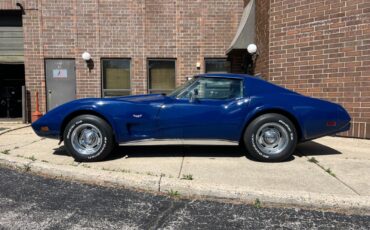 Chevrolet-Corvette-Coupe-1977-2