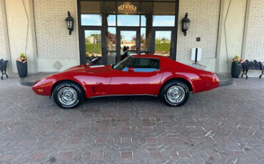 Chevrolet-Corvette-Coupe-1977-3