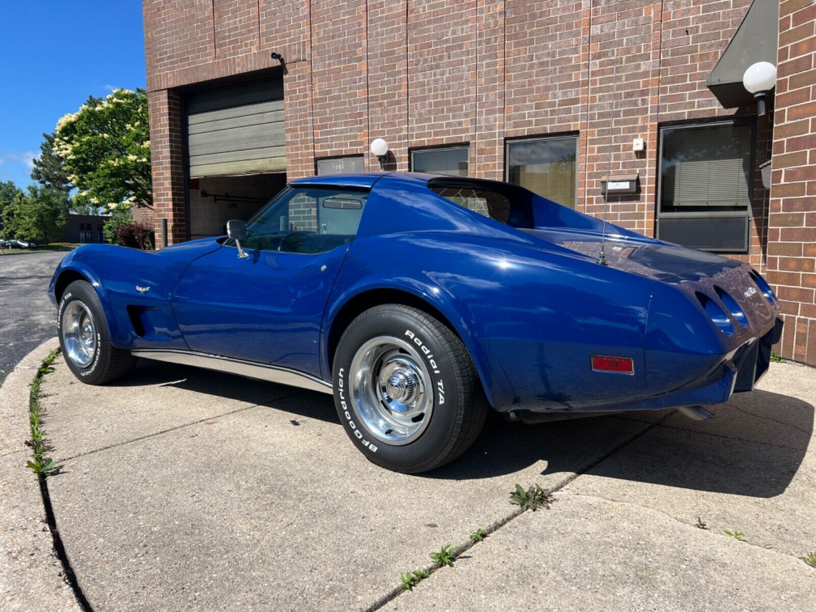 Chevrolet-Corvette-Coupe-1977-3