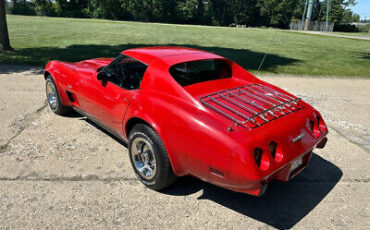 Chevrolet-Corvette-Coupe-1977-4