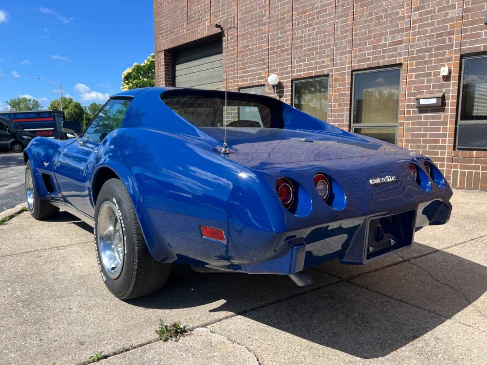 Chevrolet-Corvette-Coupe-1977-4