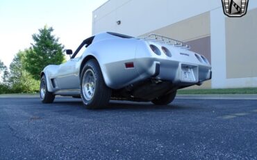 Chevrolet-Corvette-Coupe-1977-5