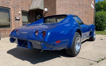 Chevrolet-Corvette-Coupe-1977-6